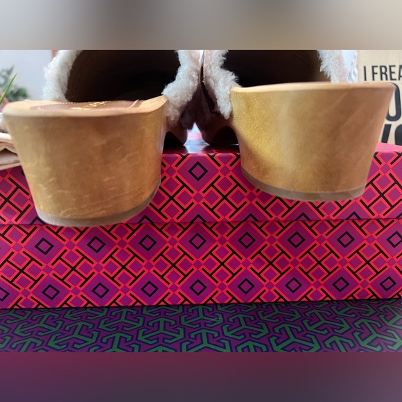 Tory Burch Jessa Shearling Clogs inn Box with Shopping Bag - NEW! - Picture 4 of 14